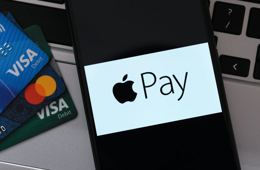 payments with Apple Pay and Visa